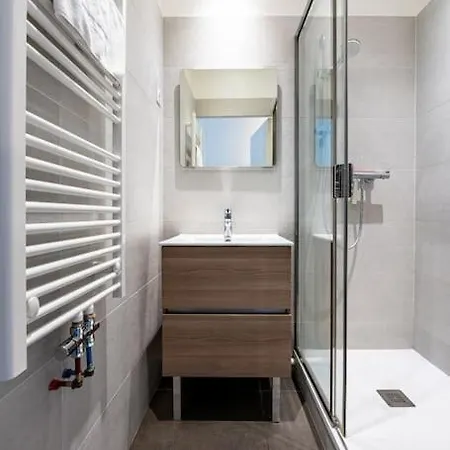 Entre Bastille Et Hyper-centre: Lave-linge - Fibre غرونوبل
